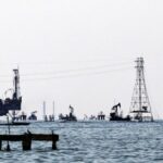 Precios del petróleo suben levemente tras captura de Maduro