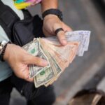 ¡Imparable el deprave!: Dólar cierra el mes de marzo en Bs. 473,87