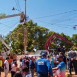 Instalan transformadores y luminarias en la parroquia San Isidro
