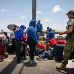 Perú declaró estado de emergencia en su frontera con Chile: cientos de migrantes continúan bloqueados