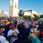 Gobernador Caldera acompañó a feligresía en la multitudinaria procesión de San Benito de Palermo en Cabimas