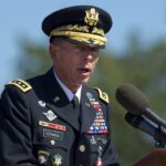 Exdirector de la CIA advierte “innumerables minicrisis” en Venezuela “hasta llegar al resultado final”