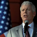 Visita de secretario de Trump a Venezuela anticipa fin del embargo petrolero