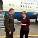 Jefe del Comando Sur de EE.UU. llega por sorpresa a Caracas y se reúne con autoridades interinas