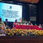 Primera dama Roselyn López de Caldera acompaña a la juventud zuliana en sesión solemne del Clez