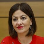 Ministra española está a favor de «limitar y seguramente prohibir» el uso de X en jóvenes