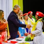 Gobernador Luis Caldera acompaña graduación de 156 Médicos Integrales Comunitarios en el Zulia