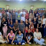 Iglesia cristiana evangélica celebra y honra a las mujeres