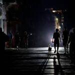 Cuba en apagón total tras colapso del sistema eléctrico nacional