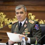 Padrino López contrario a su discurso confrontacional asegura que su gestión buscó evitar una guerra y reconoce decisiones “difíciles”