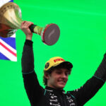 Antonelli gana el Gran Premio de China y Mercedes domina el podio