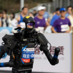 Humanoides chinos ya corren más que los hombres en competencias deportivas
