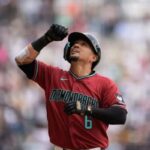 Ildemaro Vargas cierra en grande el primer mes de la MLB