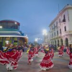 Zulia rinde homenaje a la danza con histórico despliegue de 1.500 bailarines en la Plaza Baralt