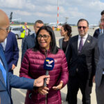 Delcy Rodríguez llega a La Haya para defender reclamo de Venezuela sobre el Esequibo