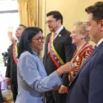 Aún sin resultados: Delcy Rodríguez condecora al equipo que defendió a Venezuela ante la CIJ por el Esequibo
