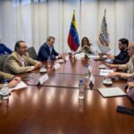 Ministerio de Transporte evalúa proyectos estratégicos con empresas nacionales