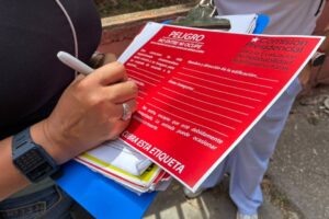 Dudas sobre etiquetas se suma a desconfianza sobre inspecciones en edificios tras sismos del pasado 24 de junio
