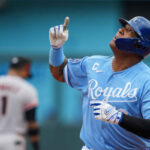 Salvador Pérez está a un jonrón de convertirse en el líder histórico de los Reales de Kansas City
