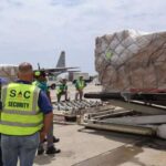 Misión dominicana llega a Venezuela con vacunas e insumos y su suma a más de 60 países