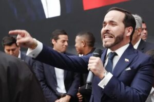 Movimiento de Abelardo de la Espriella se convierte oficialmente en partido político