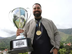Daniel Sasso deja de ser el técnico de UCV FC
