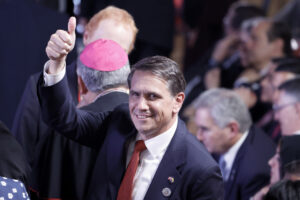 Senado de Estados Unidos confirmó a Todd Blanche como nuevo fiscal general