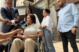 Emirlendris Benítez tendrá que presentarse cada 90 días y pide libertad para todos los presos políticos víctimas de injusticias y torturas