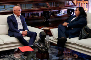Gobierno y oposición acuerdan primera reunión presencial en Caracas para los próximos días
