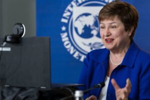 Directora del FMI: la economía global resiste pero encara más presión fiscal y de deuda