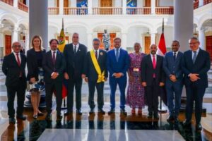 Embajador de Egipto Kareem Amim recibe Orden Francisco de Miranda al concluir misión en Venezuela