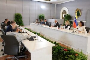 Chavismo y AN 2015 pasan de La Carlota al Meliá para segunda sesión de diálogo