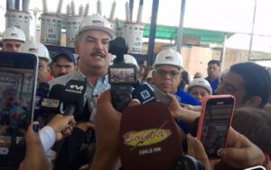 Gobernador entrega 376 para un total de 896  transformadores en menos de 10 días