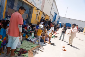 Miles de migrantes que aún están en Ceuta viven en las calles y de la caridad