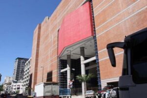 Venezuela: Extienden por ocho semanas «plan de ahorro energético» en centros comerciales