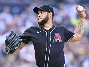 GRANDES LIGAS: Eduardo Rodríguez llega a 15 victorias y José Altuve a 225 juegos de tres hits