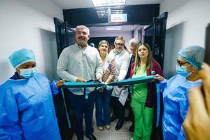 Gobernador Luis Caldera reinaugura UCI, pabellones y área de hospitalización del Hospital Central de Maracaibo