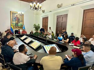 Vicepresidente sectorial Juan Ramírez y gobernador Luis Caldera encabezaron reunión del Estado Mayor de Servicios en Zulia
