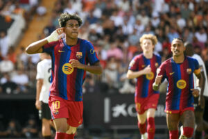 Barcelona goleó al Valencia 5-0 y es líder solitario en España