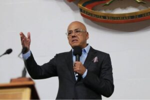 Jorge Rodríguez fue hasta Reino Unido por relaciones diplomática y el oro