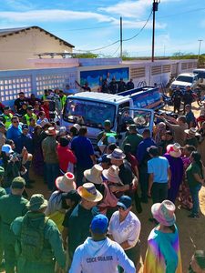 Gobernador lidera entrega de camiones cisterna y anuncia nuevos proyectos de agua y energía en la Alta Guajira