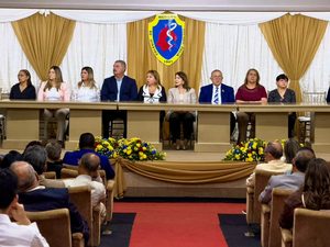 Gobernador Luis Caldera acompaña al Colegio de Médicos del estado Zulia en la celebración del 85 aniversario de su fundación