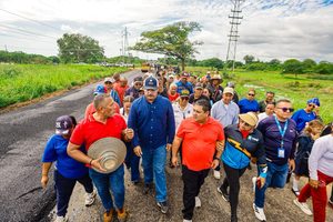 Gobernador Luis Caldera intensifica Plan Estadal de Asfaltado con la aplicación de 6.000 toneladas de asfalto entre municipios Baralt y Valmore Rodríguez