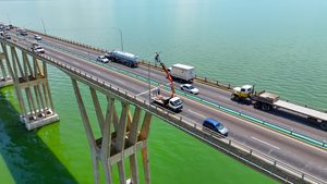 Gobernador Luis Caldera da inicio a trabajo de reconstrucción del sistema de iluminación del Puente General Rafael Urdaneta.