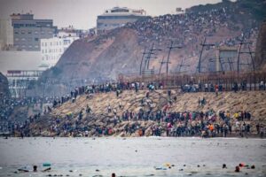 UE aprueba reglamento que permite crear centros para migrantes en terceros países