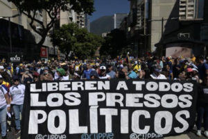 ¿Y la Constitución?: Seis presos políticos siguen encarcelados en Venezuela pese a haber cumplido sus condenas