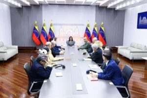 Presidenta revisa consensos laborales con Fedecámaras, Fedeindustrias y centrales