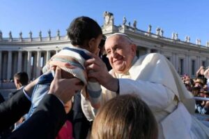 Vaticano publicará en noviembre diario personal del papa Francisco